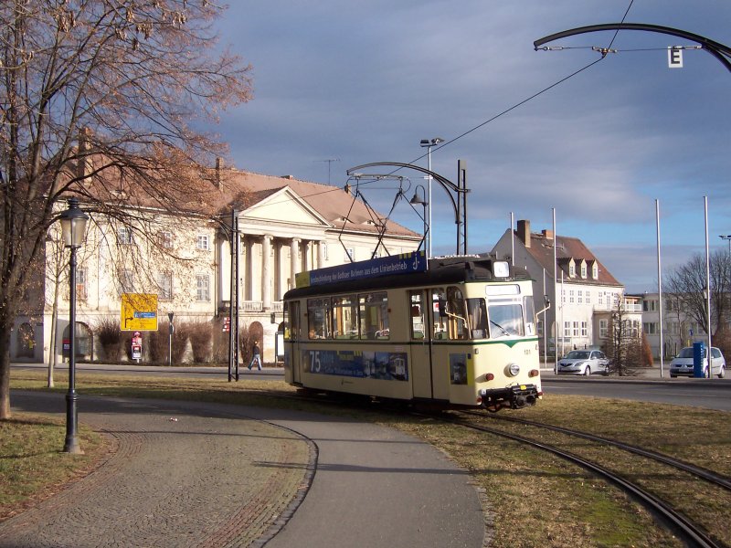 TW 101 verlt die Haltestelle Vogelwiese, 29.12.2007.
Leider kommt dieser Wagen in Naumburg sehr selten zum Einsatz.