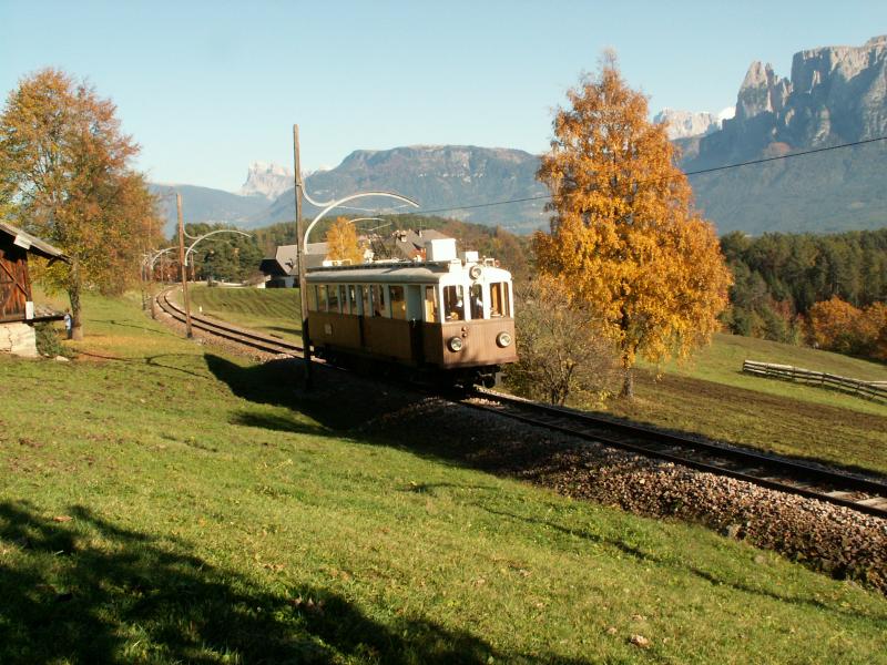 TW 105  Alioth  auf dem Weg von Klobenstein nach Oberbozen zwischen Klobenstein und Rappersbichl am 28.10.05