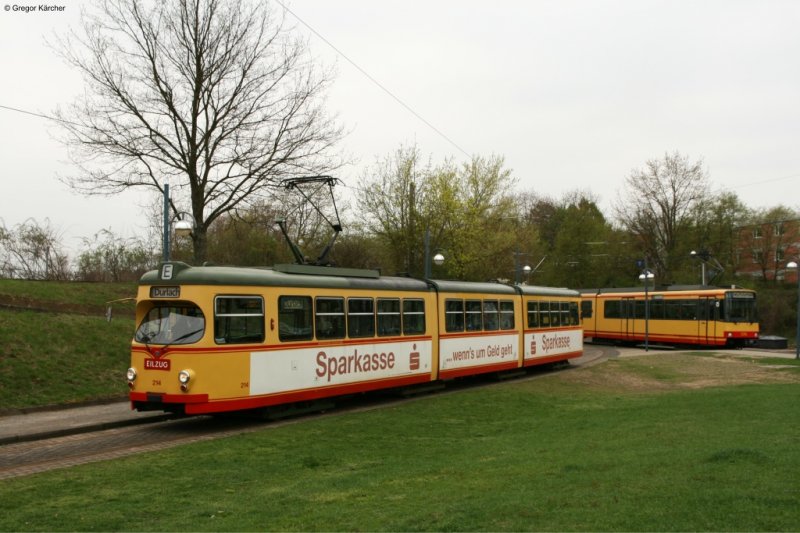 Tw 214 Auf Sonderfahrt Durch Karlsruhe Hier Beim Halt An Der