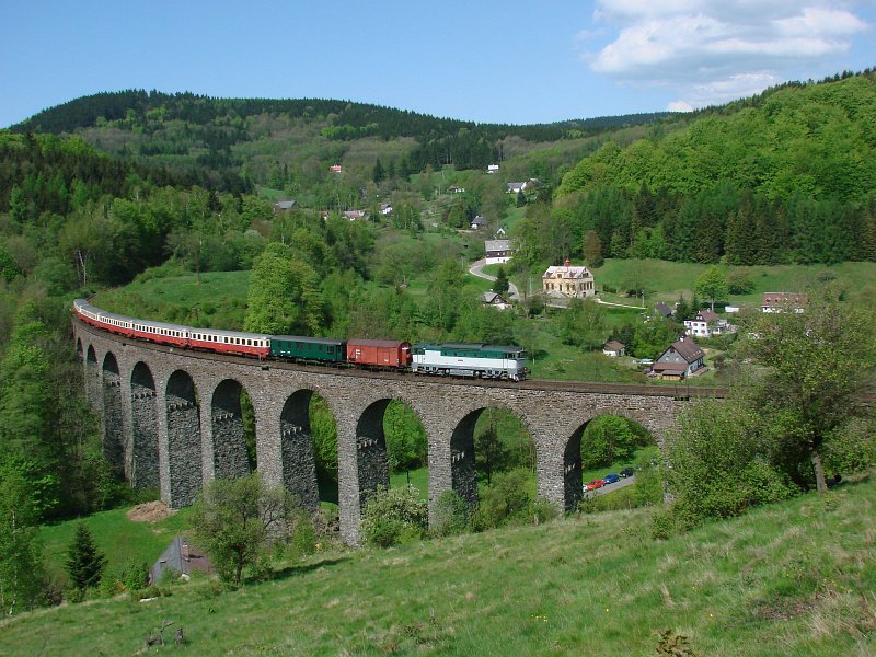 Ur-Brille T478.3001 am 11.05.2008 auf dem Viadukt in Novina