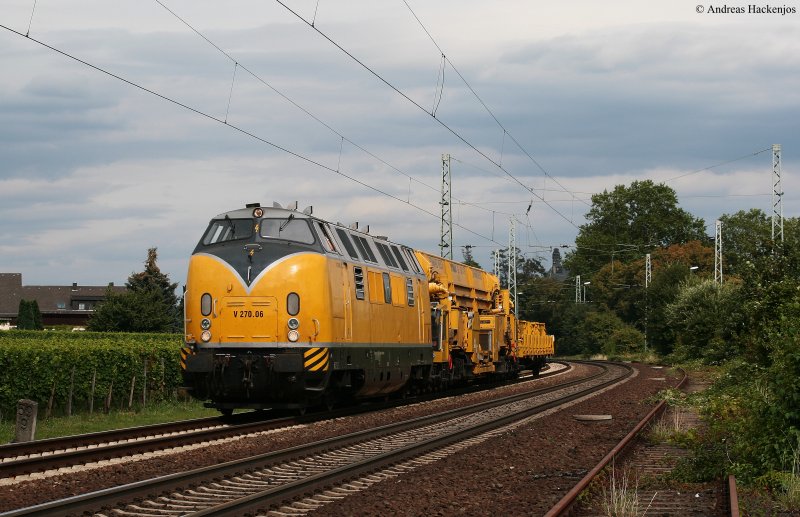  V 270 006 mit einem Bauzug Gru an das Personal -> Norden  am km 59,9 12.8.09