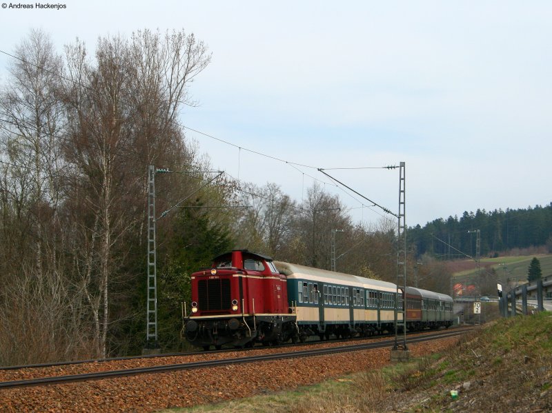 V100 1041 der Nesa mit ihrem Tunnelfahrtenzug (St.Georgen(Schwarzw)-Hausach) am km 70,0 12.4.09