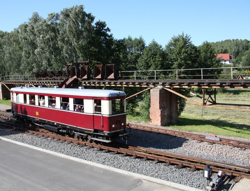 VT137 322 vor der Verladeanlage des Glossener Steinbruchs, 13.06.2009