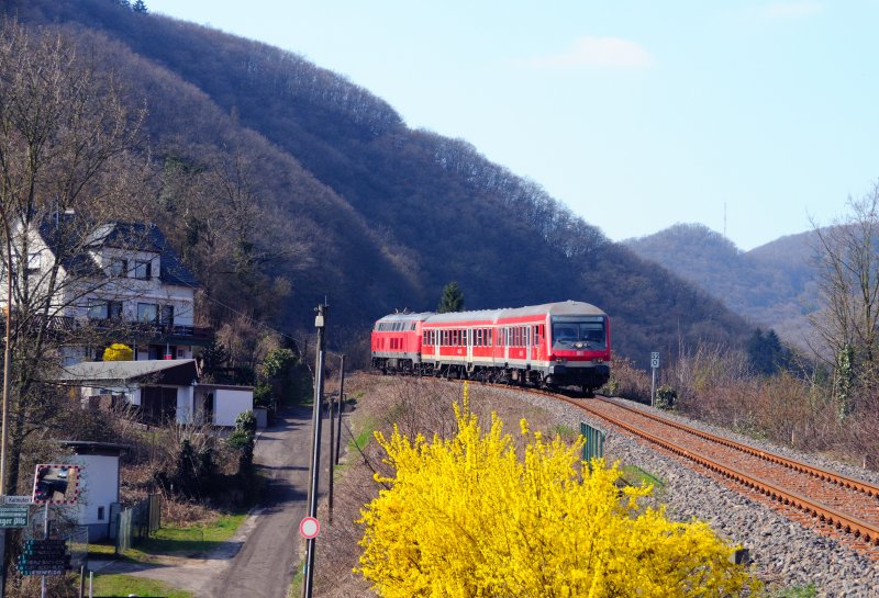 Wegen ihr machte ich einen Halt in Boppard am Rhein: Deutschlands steilste Nebenbahn im Netz der DB mit regulrem Planbetrieb.
Die Strecke Boppard - Buchholz - Emmelshausen feierte erst krzlich ihren 100. Geburtstag.