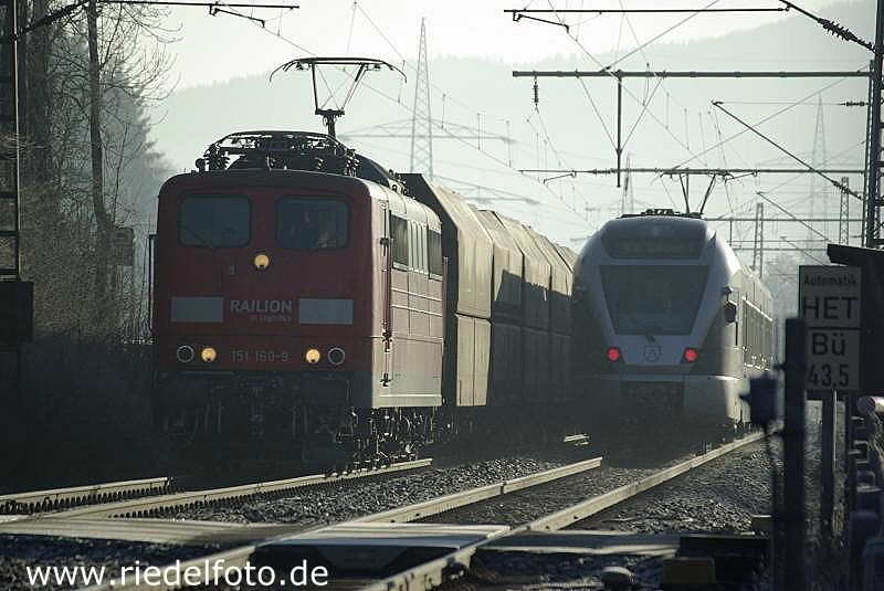 Zugbegegnung im Lennetal