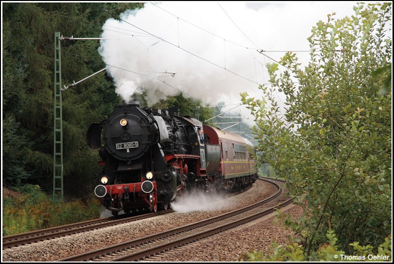 Zum  Tag der Sachsen  am 09.09.07 in Reichenbach war auch 52 8080 mit einem Sonderzug aus Lbau unterwegs. Hier dampft der Zug durch Chemnitz-Reichenbrand.