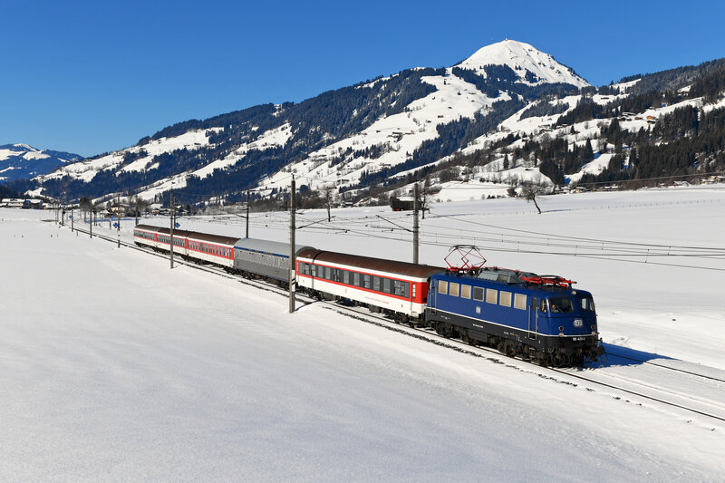 Zur Freude vieler Eisenbahnfreunde bespannte am 12. Februar 2022 die  mustergültig gepflegte 110 428 von TRI den Alpen-Express ab Venlo -  