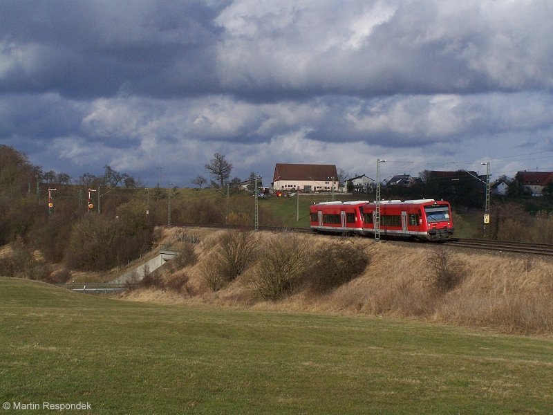 Zwei 650er sind unterwges nach Ulm Hbf. Aufgenommen am 02.Februar 2008 bei Goldshfe.