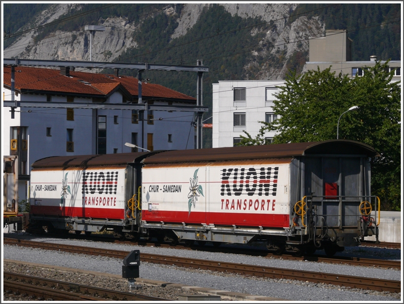 Zwei Haik der Spedition Kuoni in Chur. (28.09.2009)