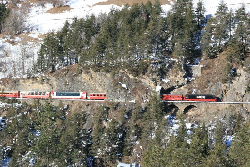 Zwichen Schmittentobelviadukt und Landwasserviadukt; 10.01.2009