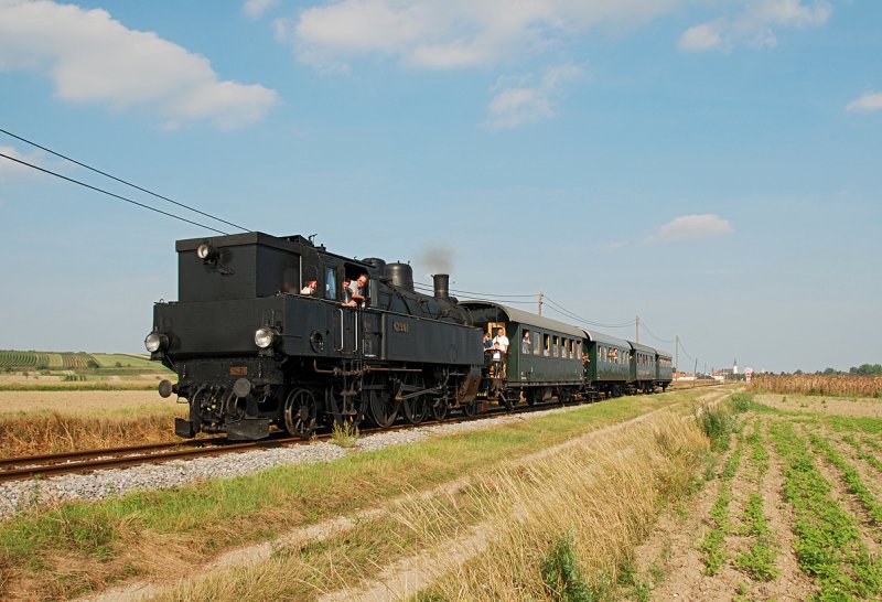 Zwischen Bockflie und Gro Engersdorf ist diese Aufnahme vom R 16539 mit der Baureihe 629.01 am 20.09.2009 entstanden.